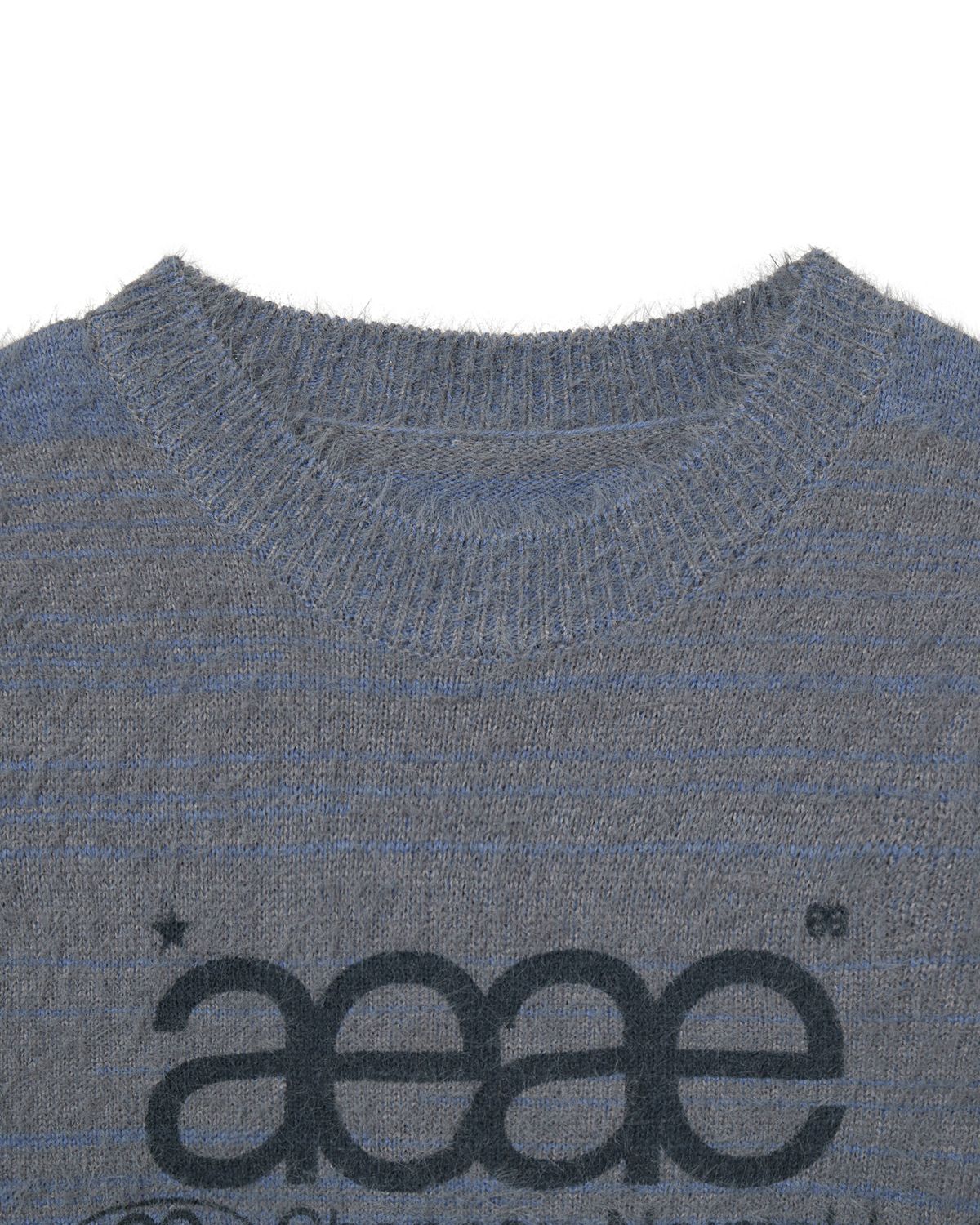 에이이에이이(AEAE) WEB LOGO CROP HAIRY KNIT [SMOKY BLUE]