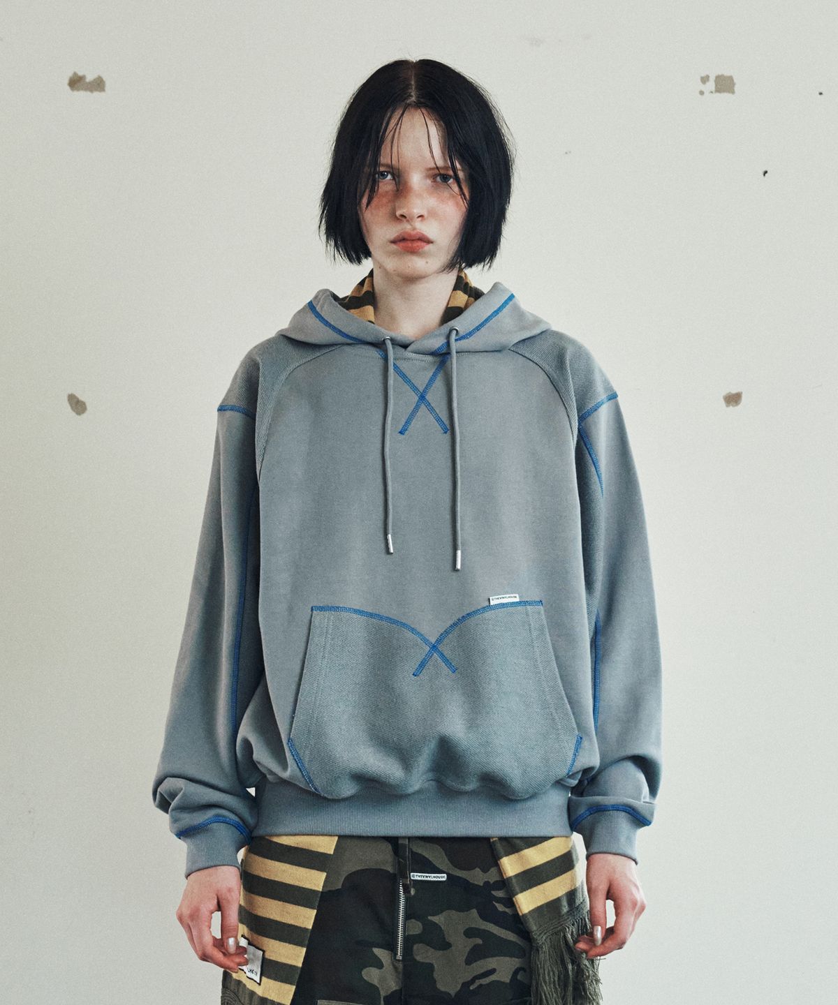 더바이닐하우스(THEVINYLHOUSE) CUT-OFF HOODIE GREY