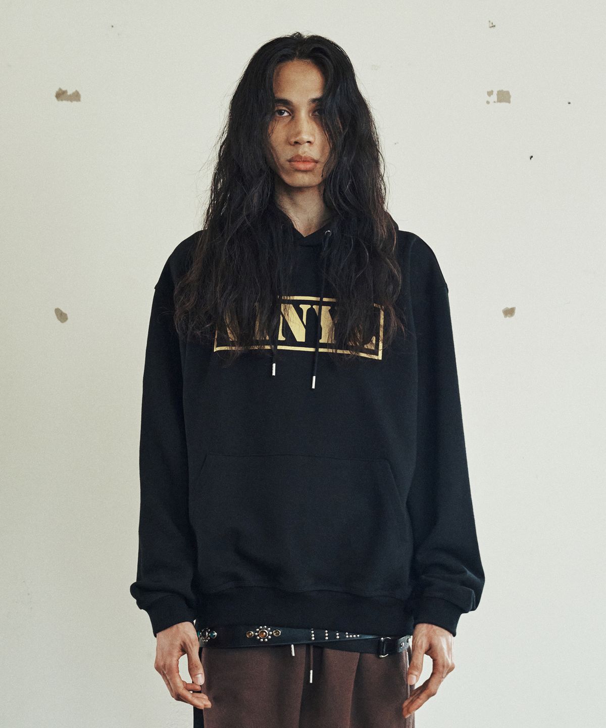 더바이닐하우스(THEVINYLHOUSE) NEW SYMBOL HOODIE BLACK