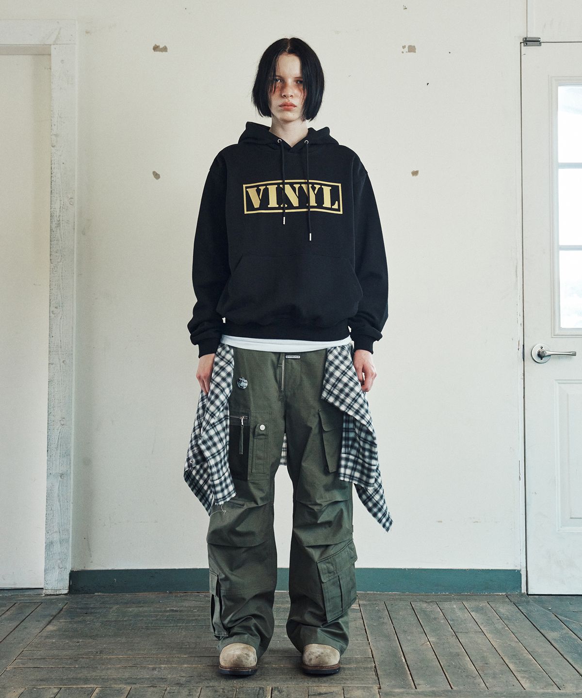 더바이닐하우스(THEVINYLHOUSE) NEW SYMBOL HOODIE BLACK