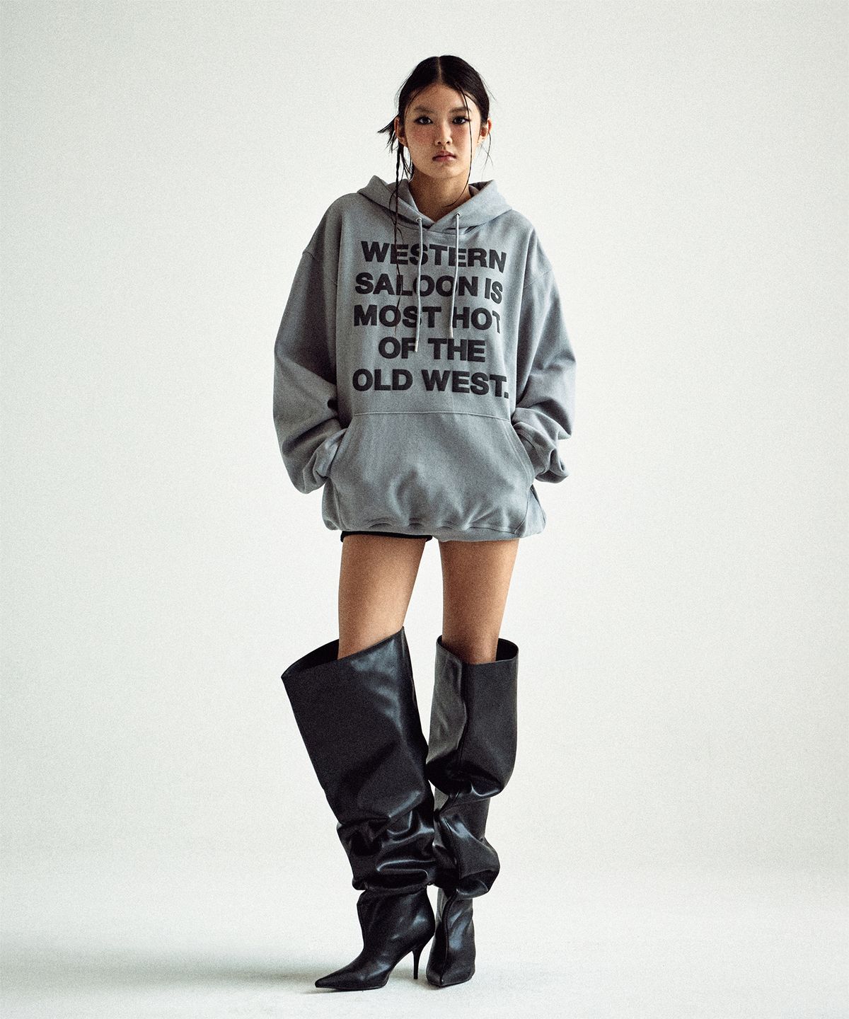 더바이닐하우스(THEVINYLHOUSE) TYPO HOODIE GREY