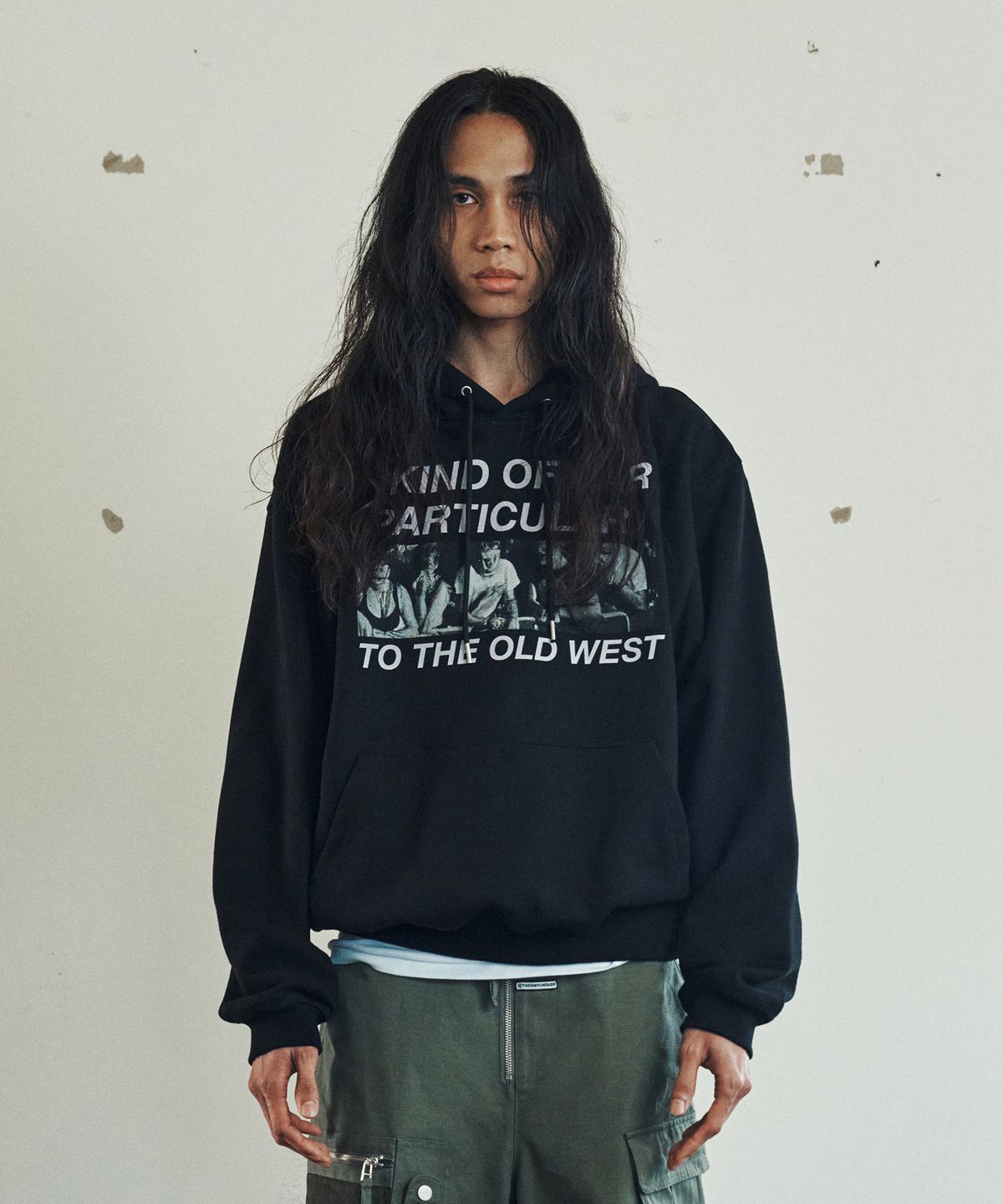 더바이닐하우스(THEVINYLHOUSE) WESTERN SALOON HOODIE BLACK
