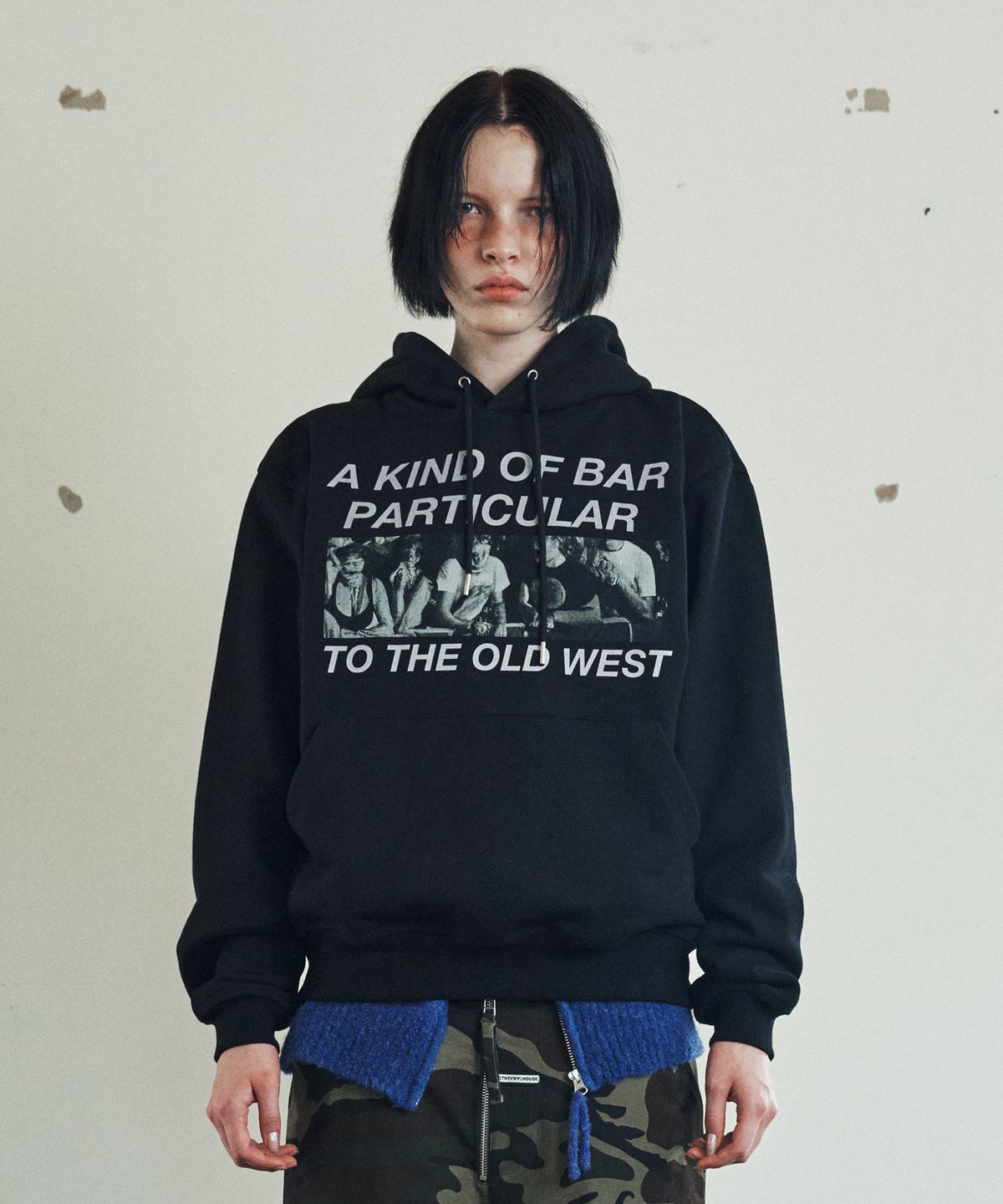 더바이닐하우스(THEVINYLHOUSE) WESTERN SALOON HOODIE BLACK