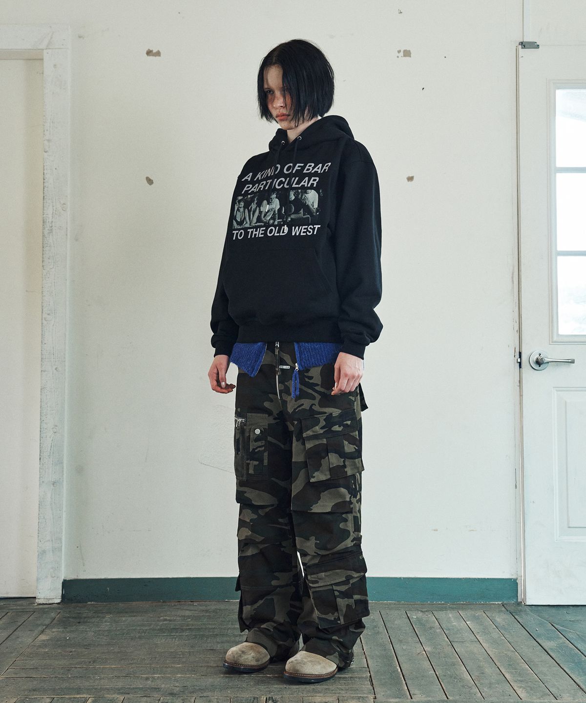 더바이닐하우스(THEVINYLHOUSE) WESTERN SALOON HOODIE BLACK
