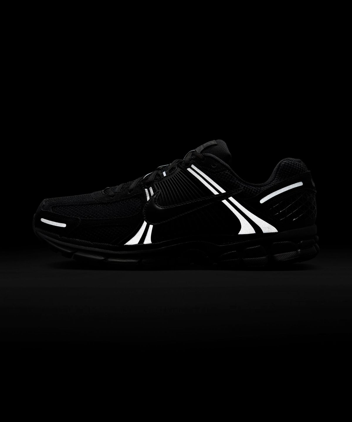 나이키(NIKE) 줌 보메로 5 M - 블랙:앤트러사이트:메탈릭 다크 그레이:블랙 / HF1553-001