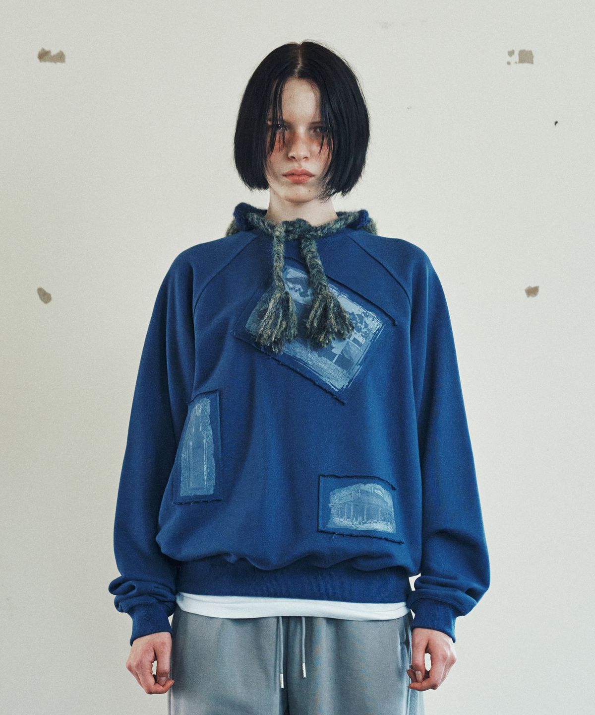 더바이닐하우스(THEVINYLHOUSE) RODEO PHOTO SWEATSHIRT DEEP BLUE