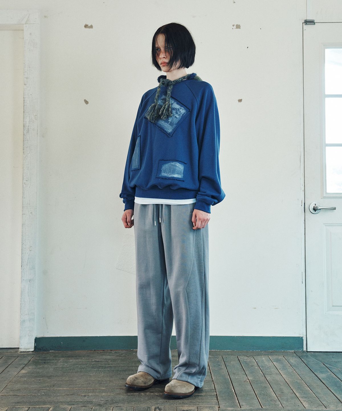 더바이닐하우스(THEVINYLHOUSE) RODEO PHOTO SWEATSHIRT DEEP BLUE