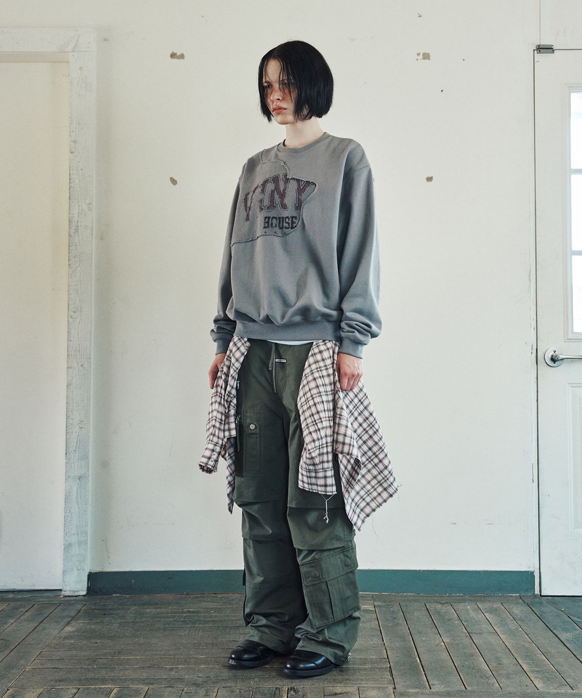 더바이닐하우스(THEVINYLHOUSE) CUT-OFF SWEATSHIRT GREY