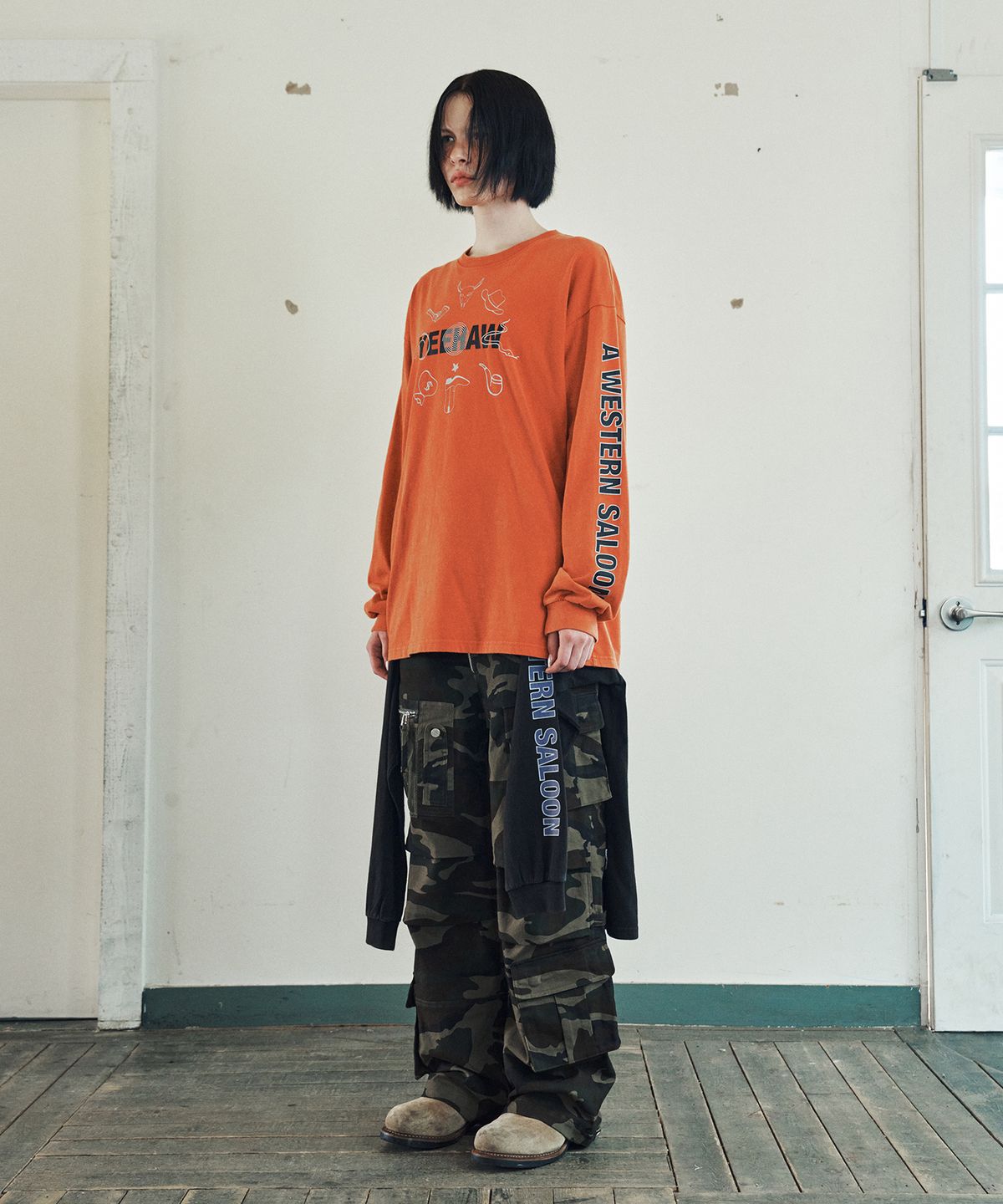 더바이닐하우스(THEVINYLHOUSE) WESTERN SALOON LS TEE ORANGE
