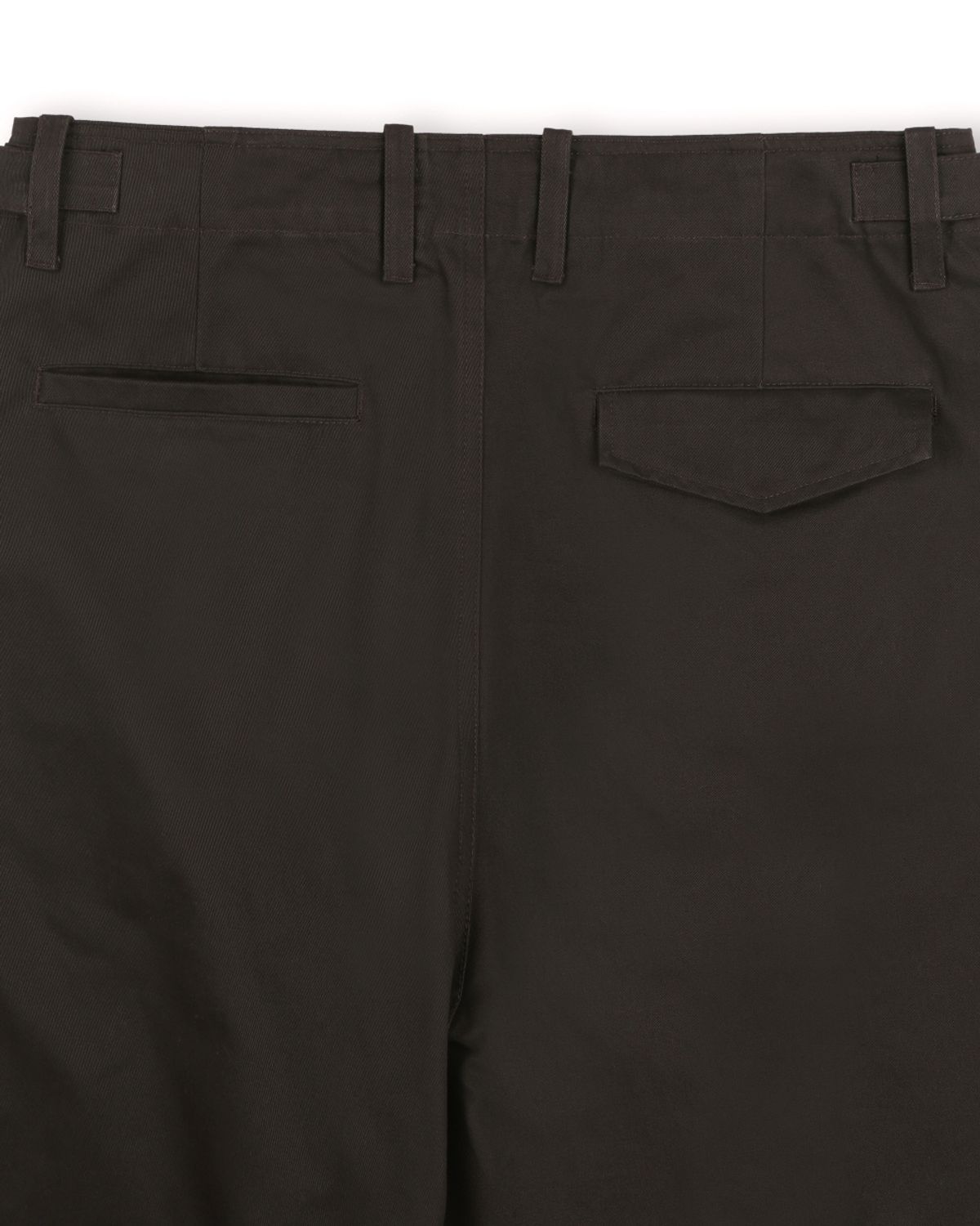 비슬로우(BESLOW) COTTON TWILL ONE TUCK PANTS DARK BROWN