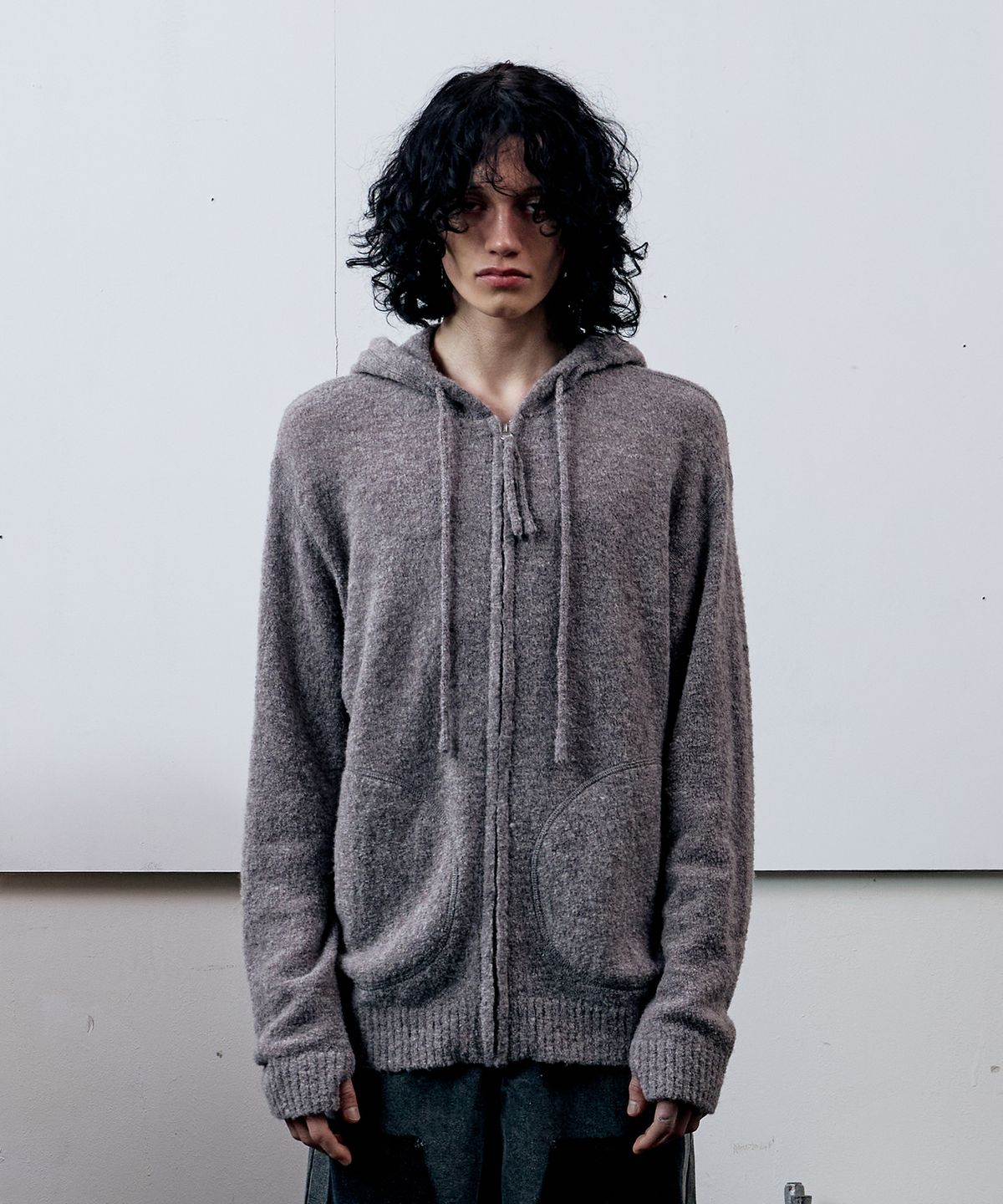 더바이닐하우스(THEVINYLHOUSE) ROUND POCKET KNIT ZIP-UP GREY