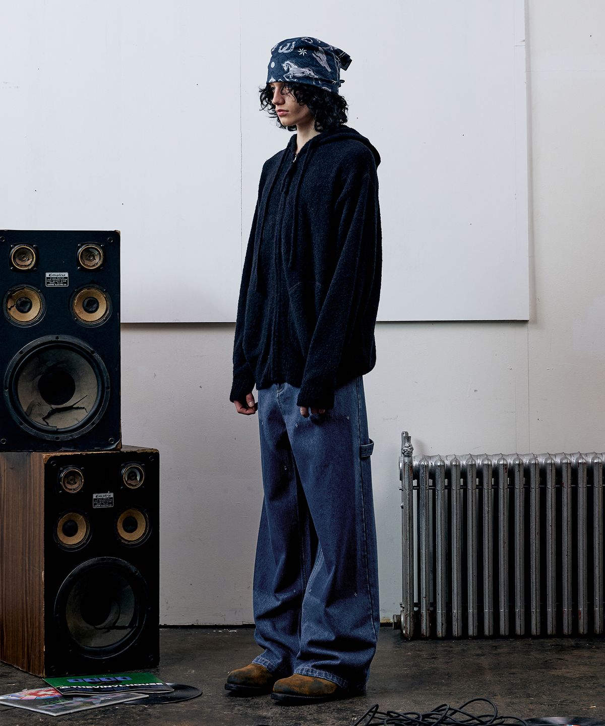 더바이닐하우스(THEVINYLHOUSE) ROUND POCKET KNIT ZIP-UP BLACK