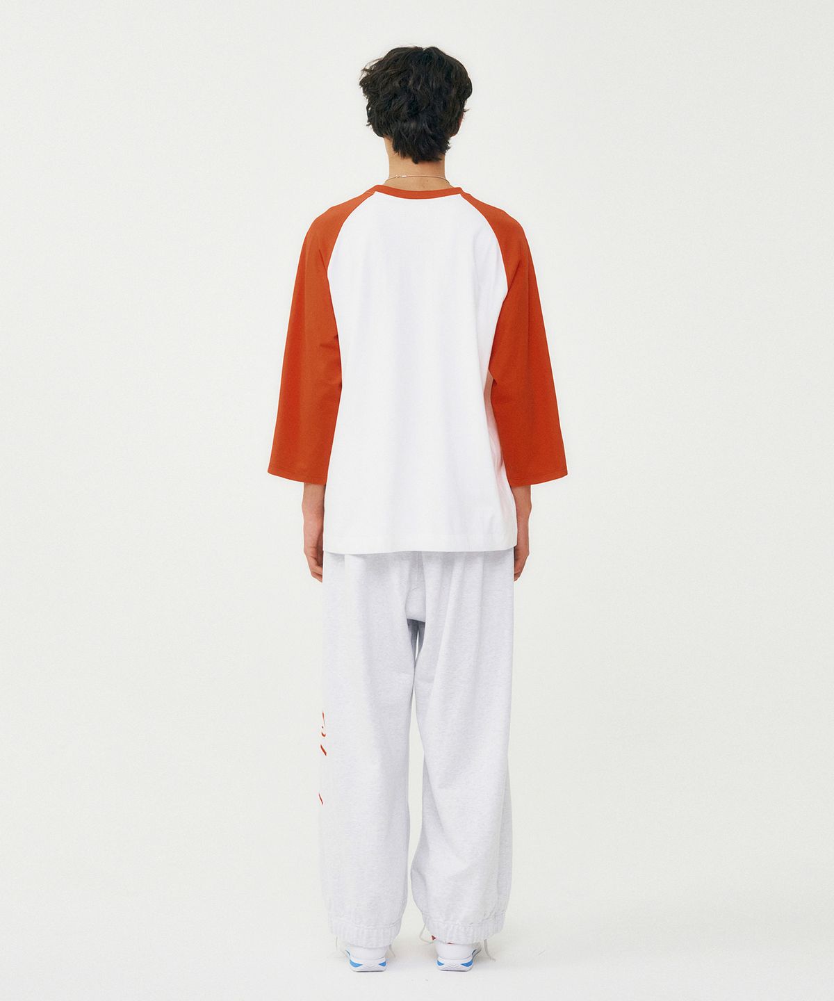 프롬아를(FROM ARLES) 90S 스케이터 래글런 티셔츠 / RED