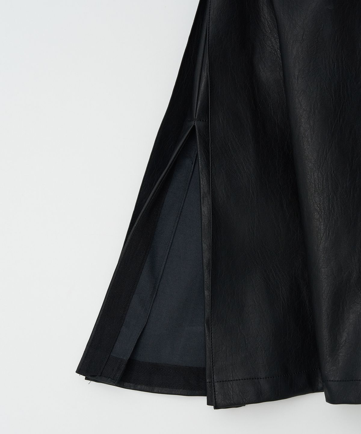 더페니(THE PENNY) LEATHER LONG SKIRT - Black