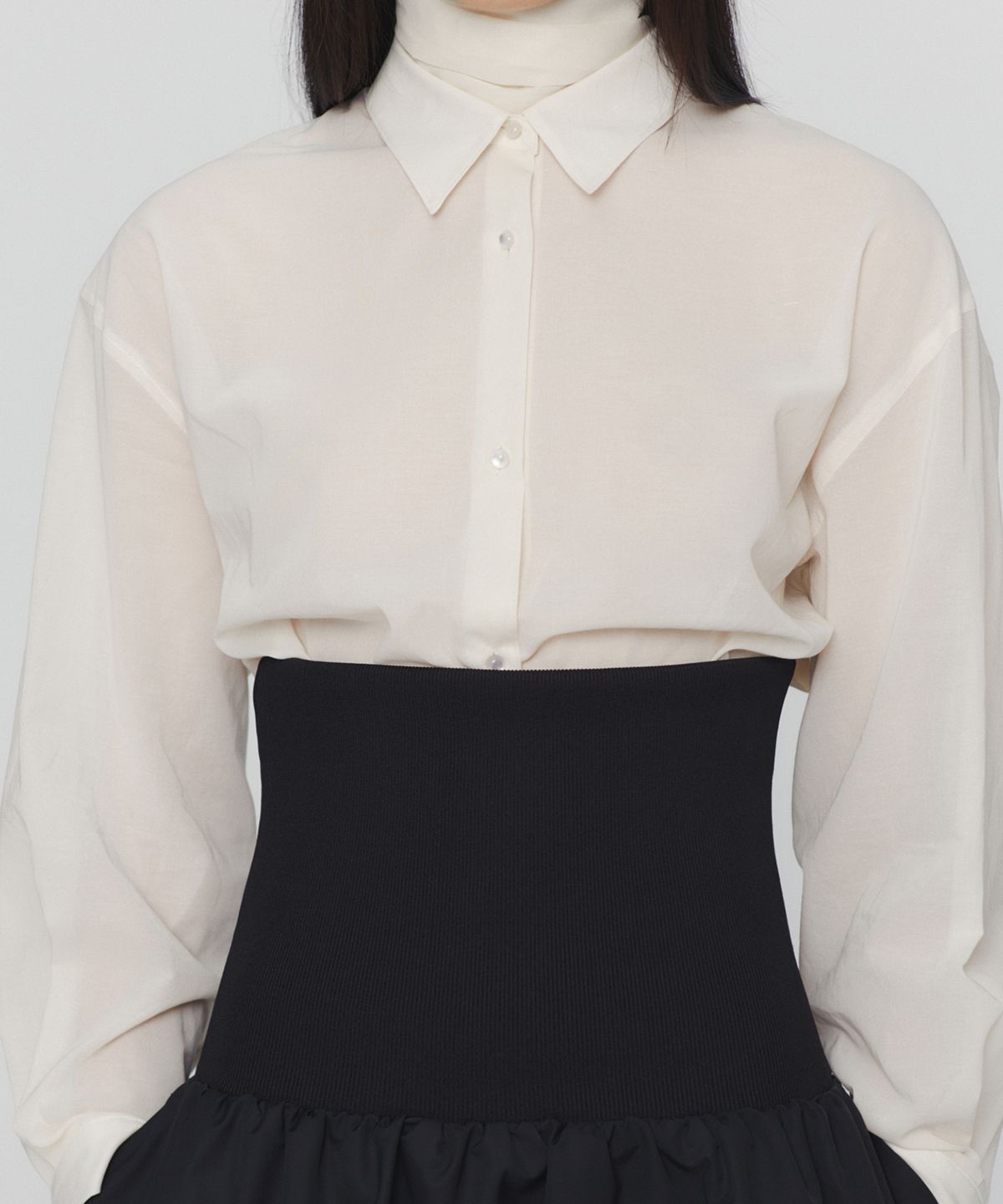 아모멘토(AMOMENTO) NYLON SHIRRING FLARE SKIRT_BLACK