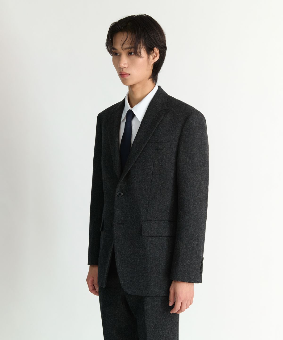 넌블랭크(NONBLANK) 울 플란넬 세미 오버 핏 블레이저_DARK GREY