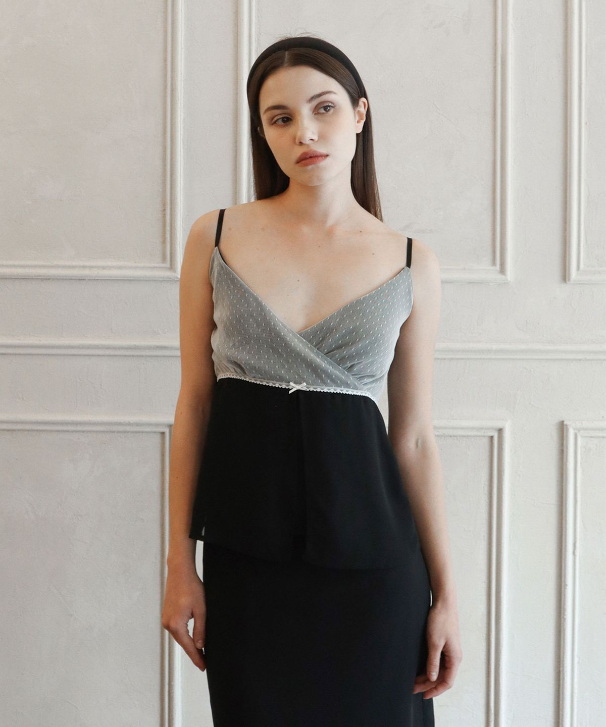 니체큐이엘(NICHEQYIEL) LISHA WRAP SLEEVELESS, black