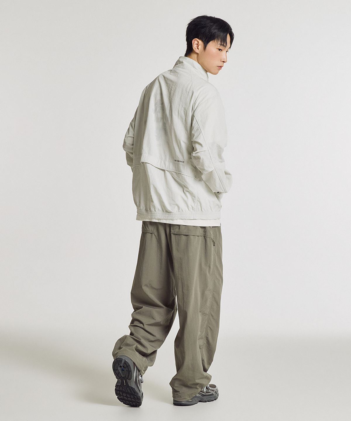 뉴발란스(NEW BALANCE) NBNAG31803 / UNI 에센셜 헤리티지 스탠드넥 웜업자켓 (L/GRAY)