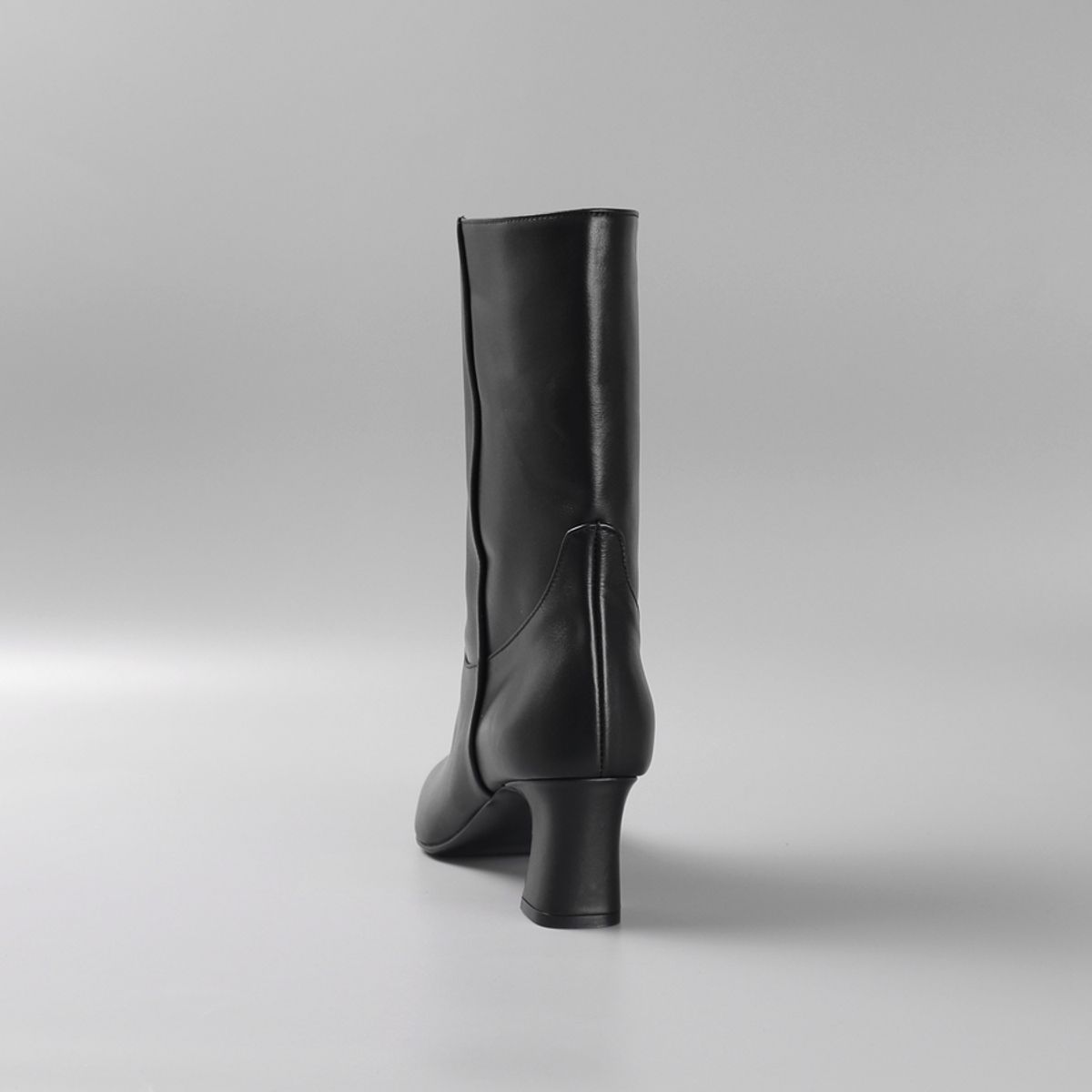루시크루(LUCY CREW) Pointed Half Boots LC357