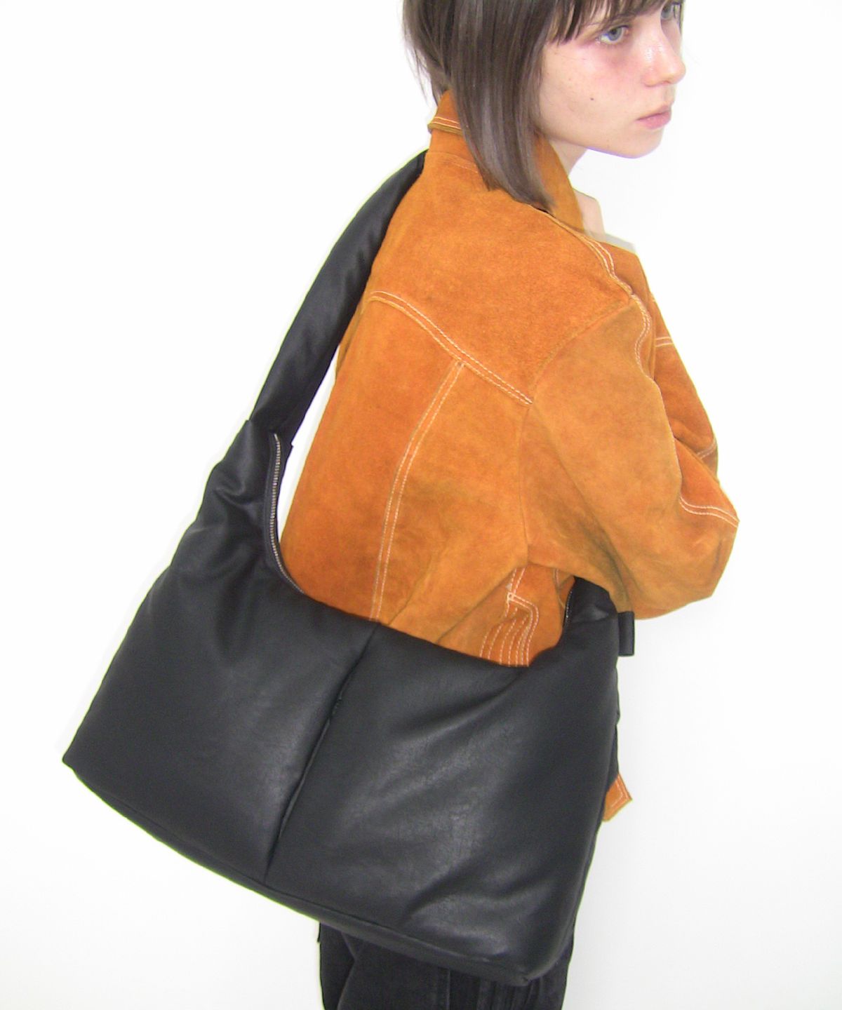 필인더블랭크(FILLINTHEBLANK) Soft Basket Hobo Bag (M)(black)