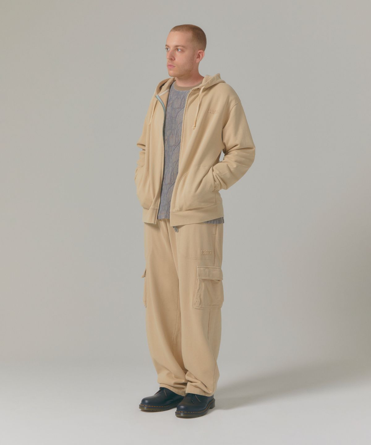 엘엠씨(LMC) WASHED OG APPLIQUE CARGO SWEAT PANTS beige