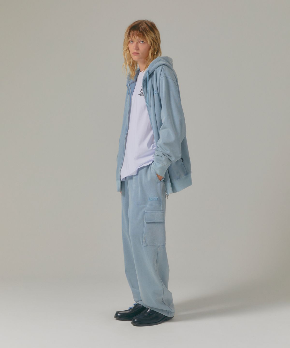 엘엠씨(LMC) WASHED OG APPLIQUE CARGO SWEAT PANTS blue