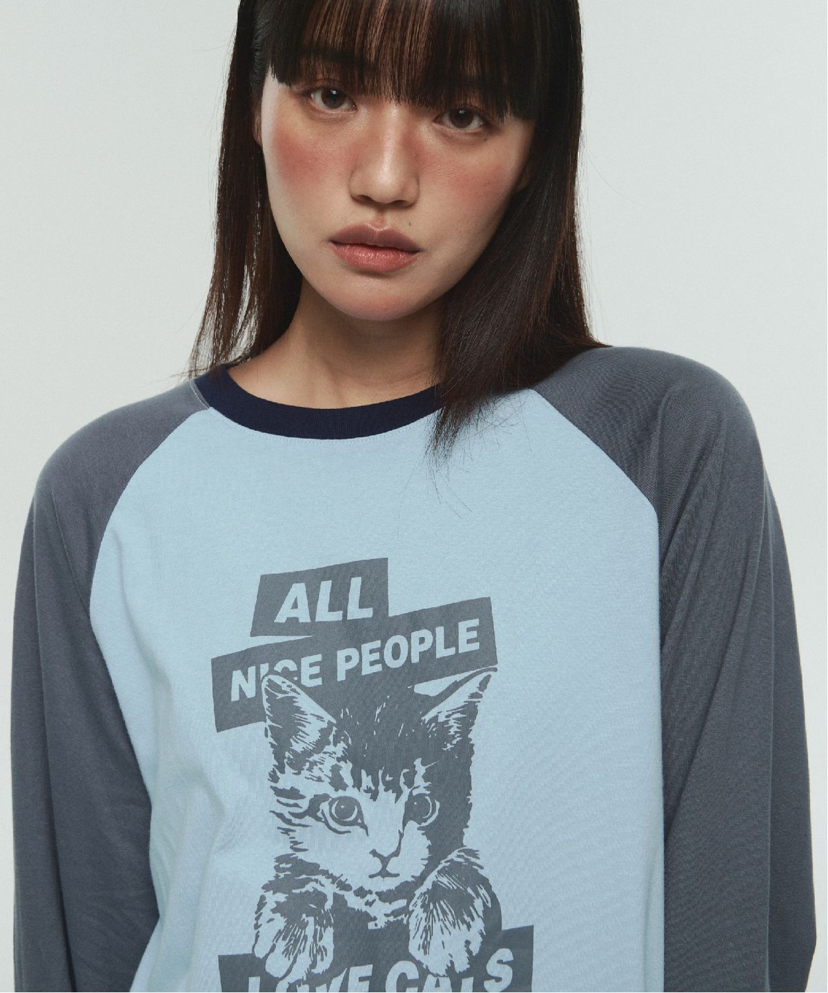 잇자바이브(ITZAVIBE) NICE PEOPLE LOVE CATS RAGLAN LONG SLEEVE - SKY BLUE