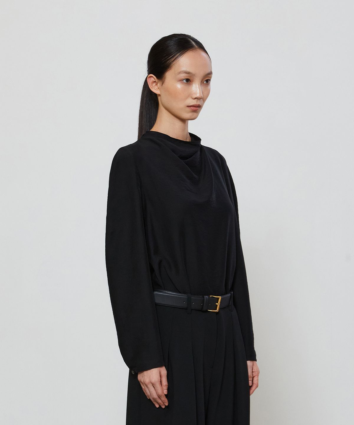 노티아(NOTIA) DRAPE HIGH NECK BLOUSE - BLACK