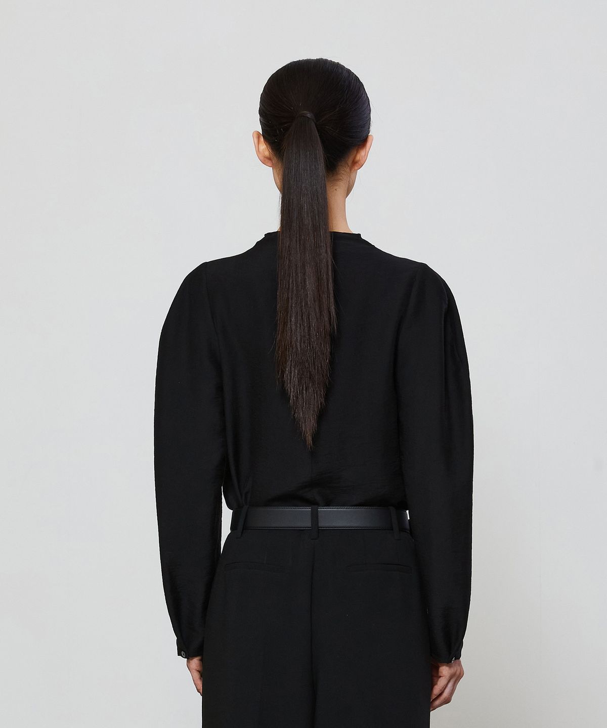 노티아(NOTIA) DRAPE HIGH NECK BLOUSE - BLACK