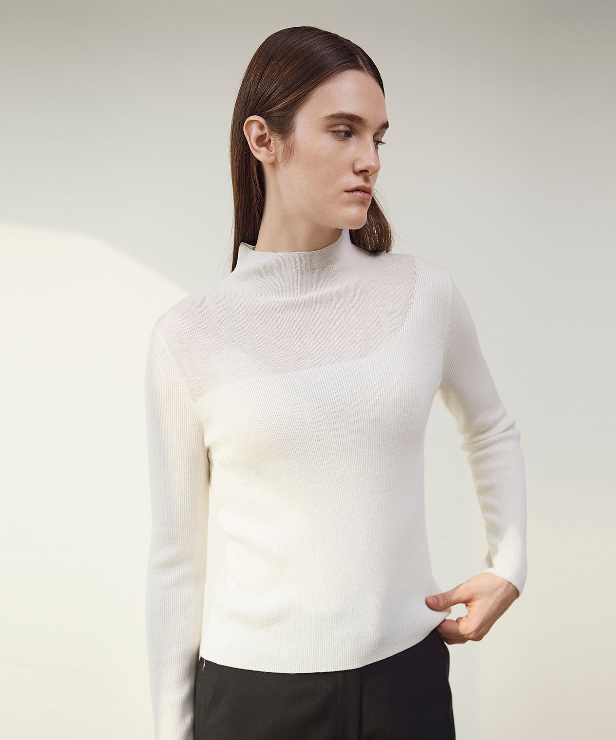 씨커슨(CKUSUN) HIGH NECK KNIT TOP - IVORY