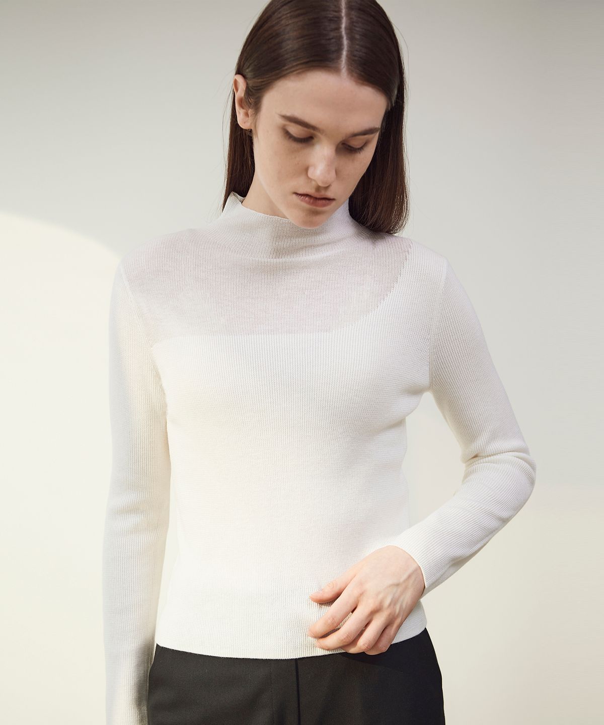 씨커슨(CKUSUN) HIGH NECK KNIT TOP - IVORY