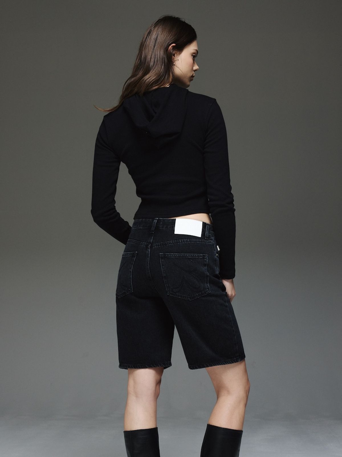 글로니(GLOWNY) THE PEGGY SHORTS (BLACK)