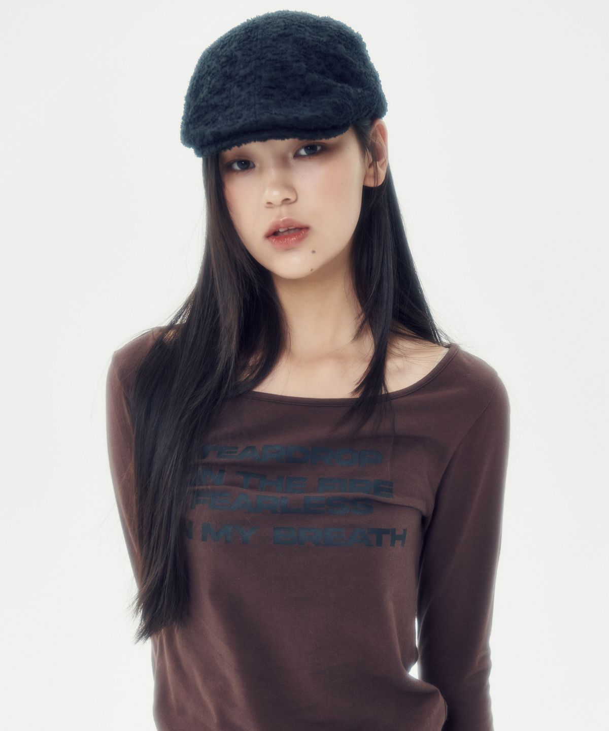 러닝하이(RUNNINGHIGH) 레터링 슬림 L/S 티 [브라운]