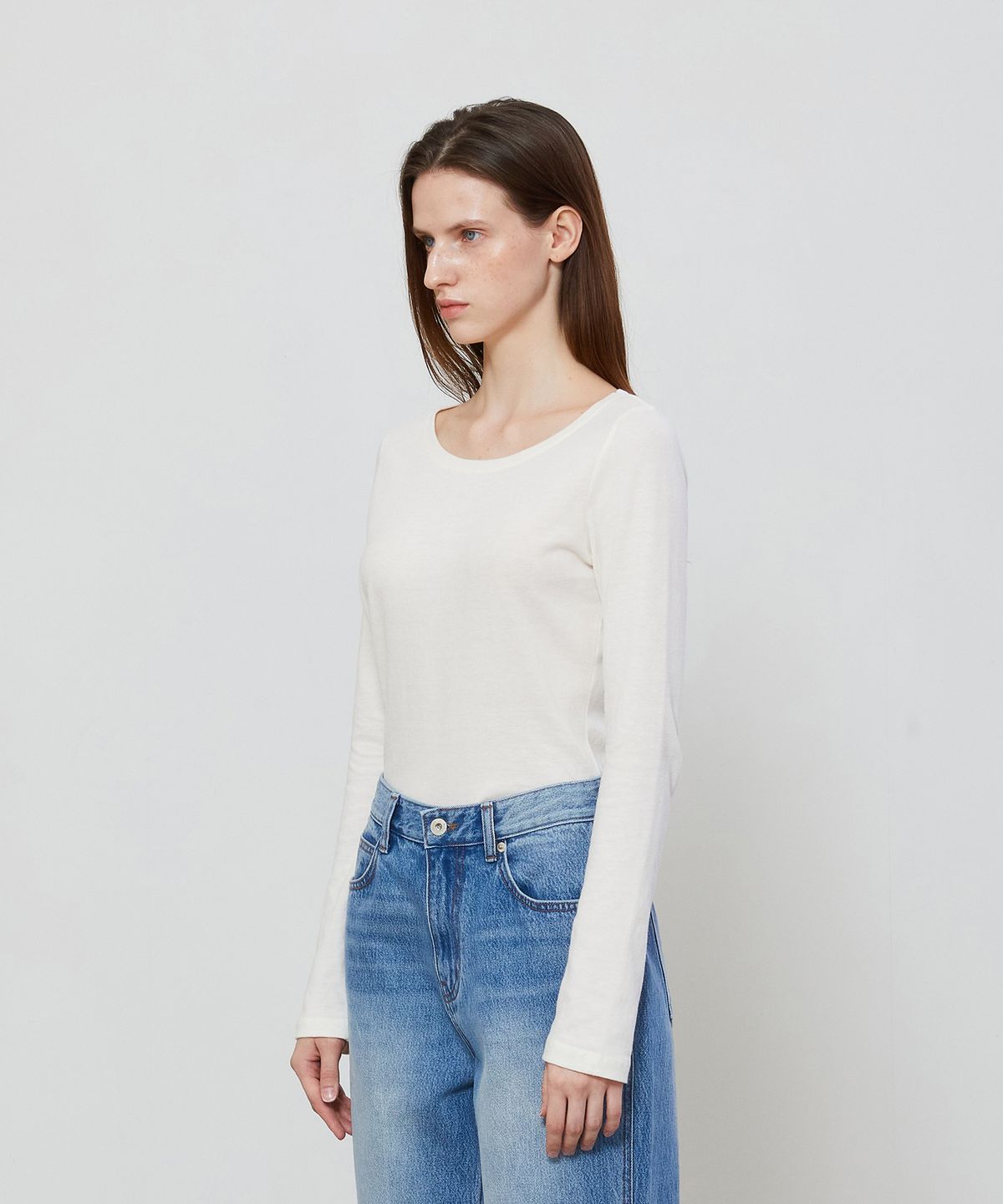 노티아(NOTIA) SOFT WIDE NECK T-SHIRTS - IVORY