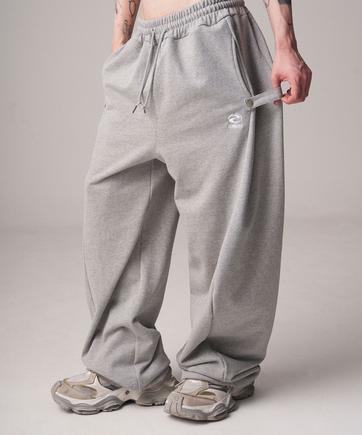 젠더스트(ZENDUST) Pan Strap Wide Pants - 2COL