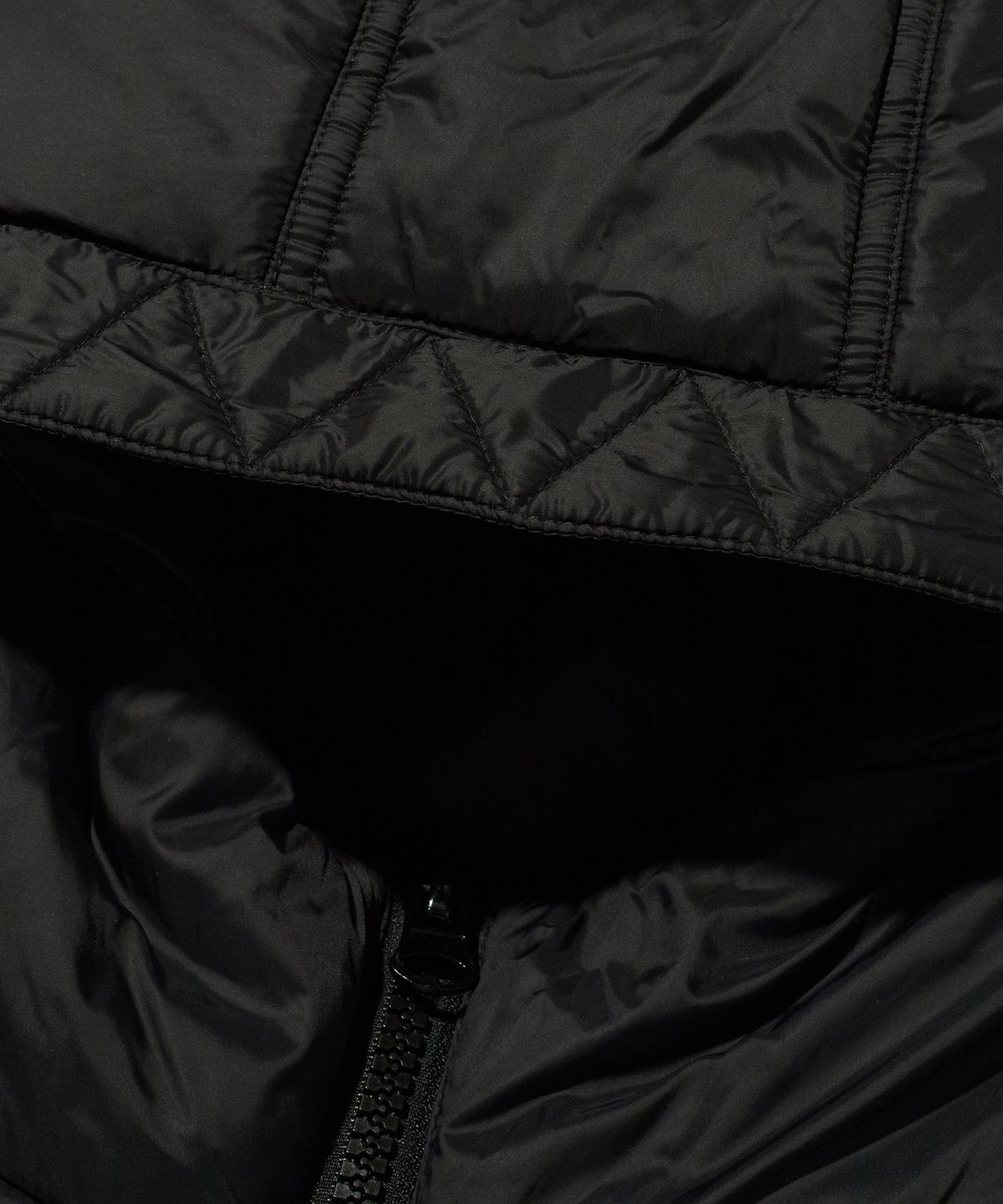 스웨이드(SUADE) HOODED PUFFER JACKET [BLACK]