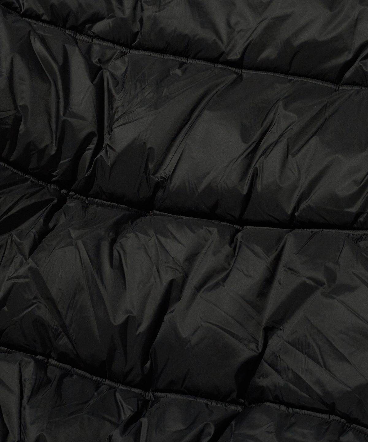 스웨이드(SUADE) HOODED PUFFER JACKET [BLACK]