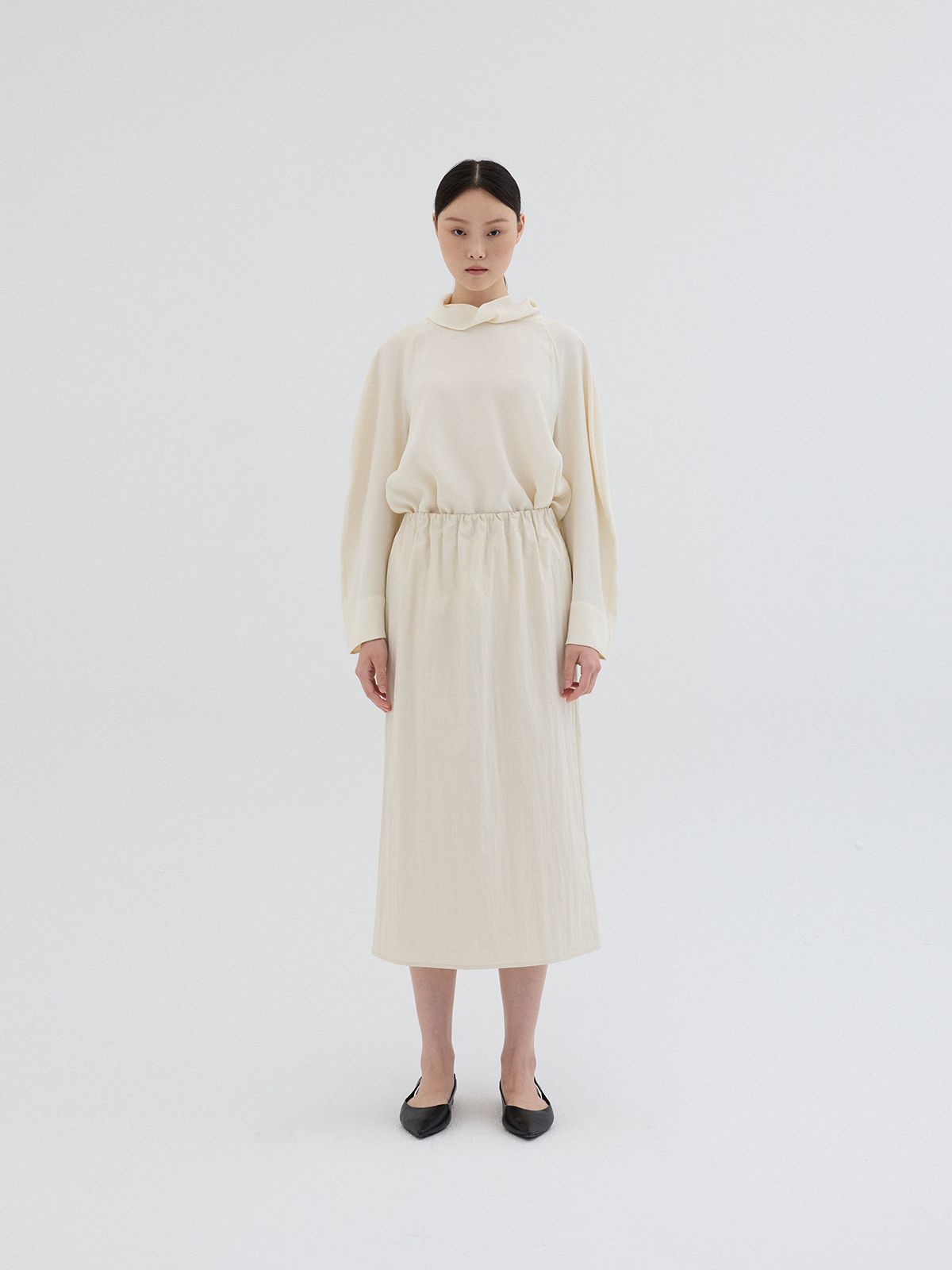 리플레인(REPLAIN) BACK BUTTON BLOUSE
