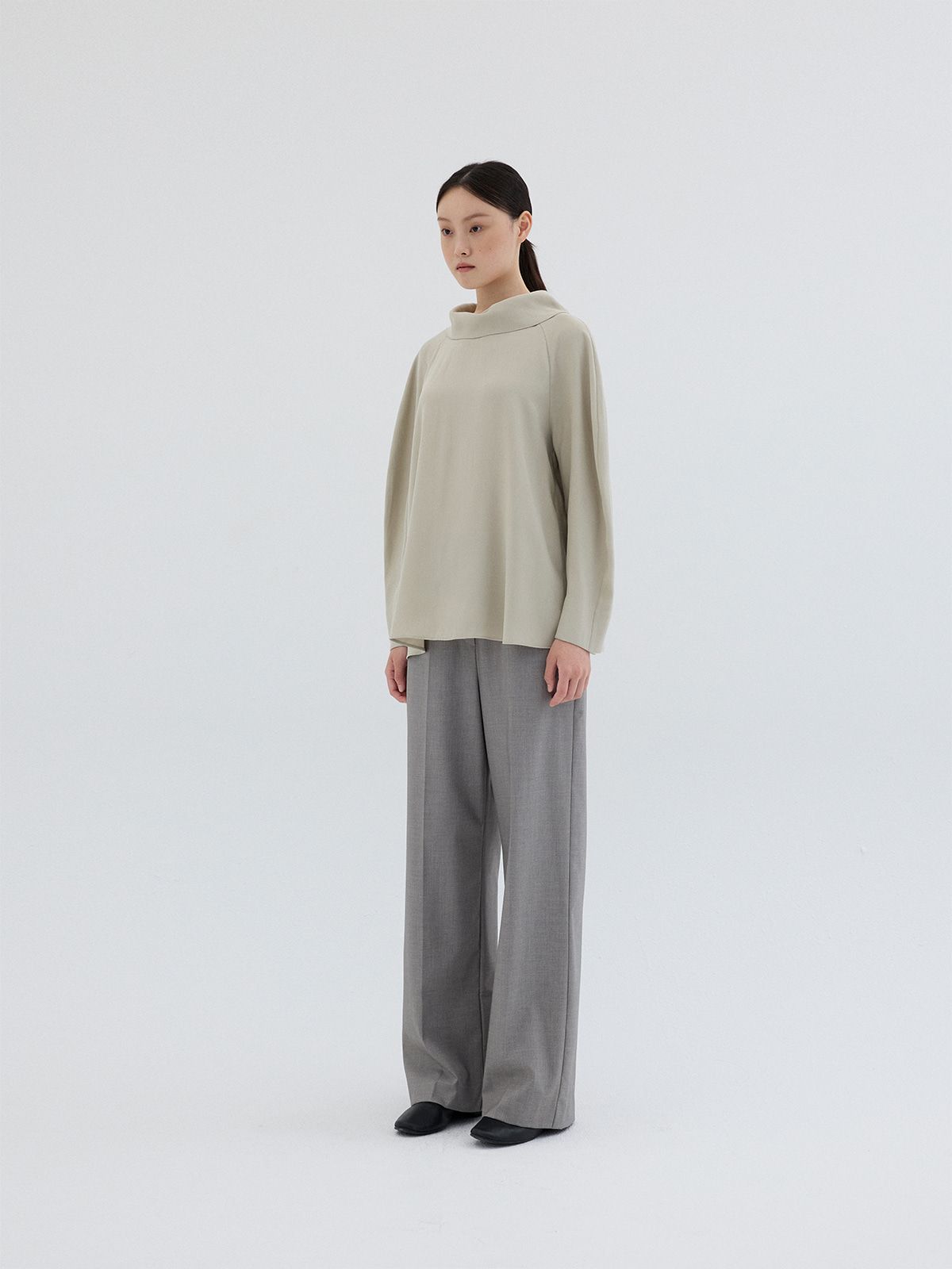 리플레인(REPLAIN) BACK BUTTON BLOUSE