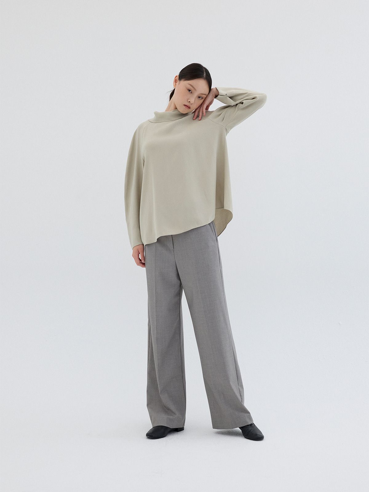 리플레인(REPLAIN) BACK BUTTON BLOUSE