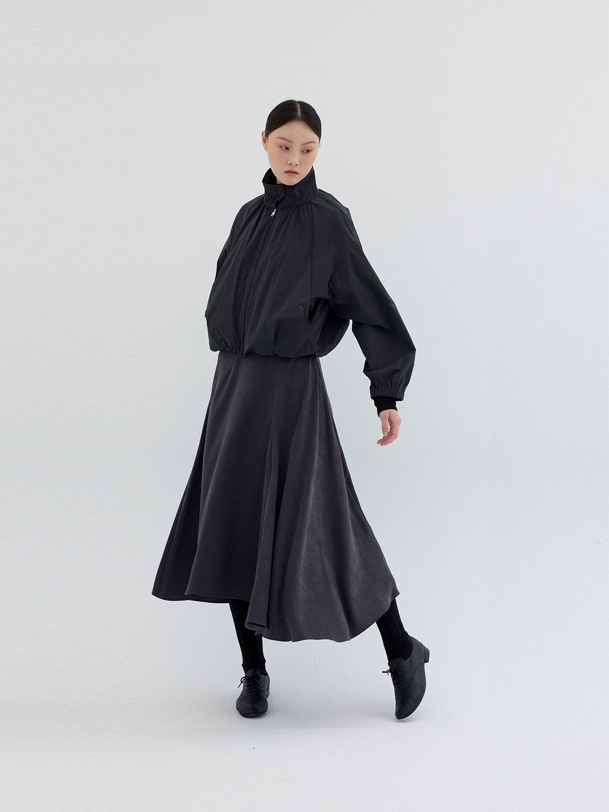 리플레인(REPLAIN) SATIN FLARE SKIRT