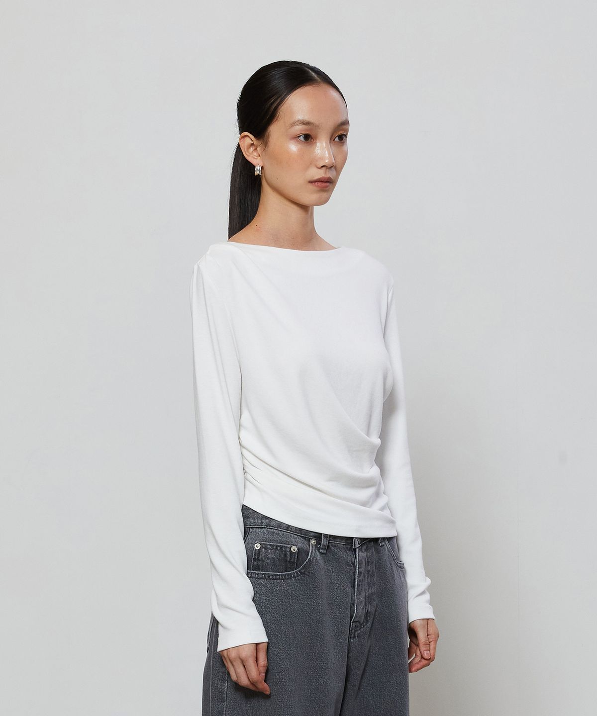 노티아(NOTIA) UNBALANCE DRAPE T-SHIRT - IVORY