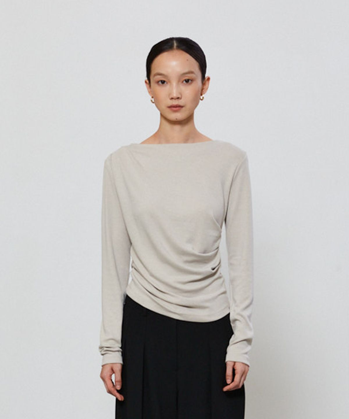 노티아(NOTIA) UNBALANCE DRAPE T-SHIRT -BEIGE