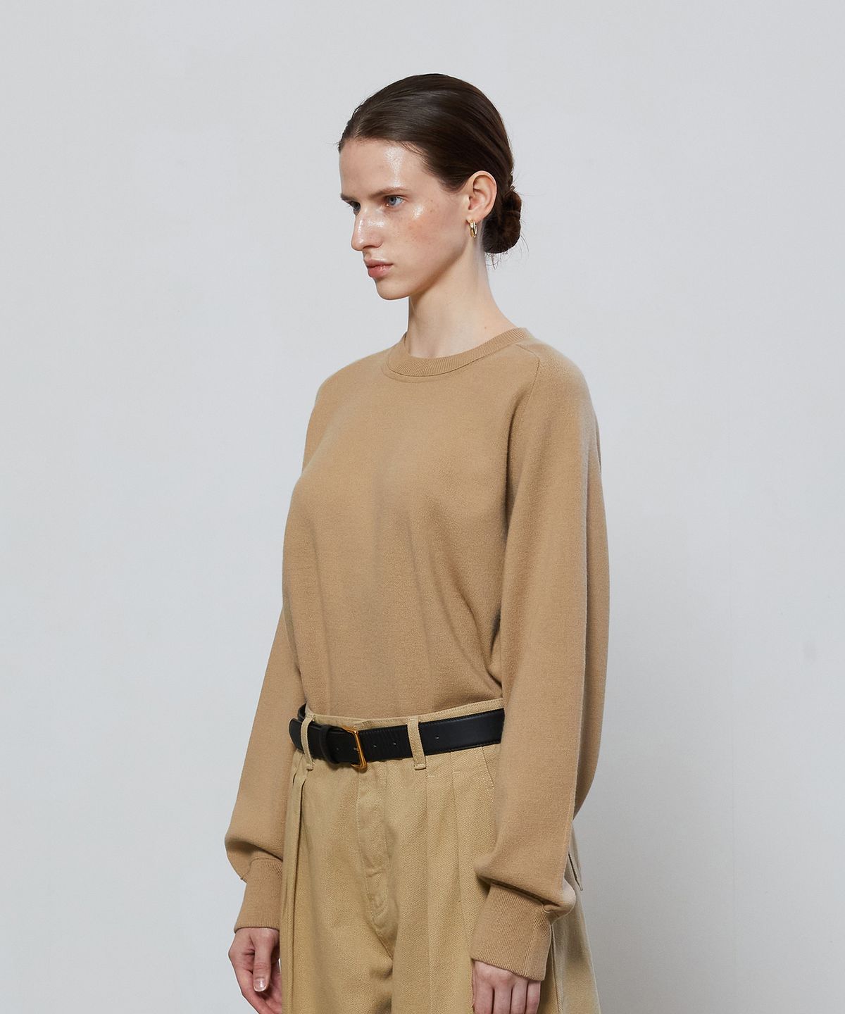 노티아(NOTIA) BASIC REGLAN KNIT SWEATER - BEIGE