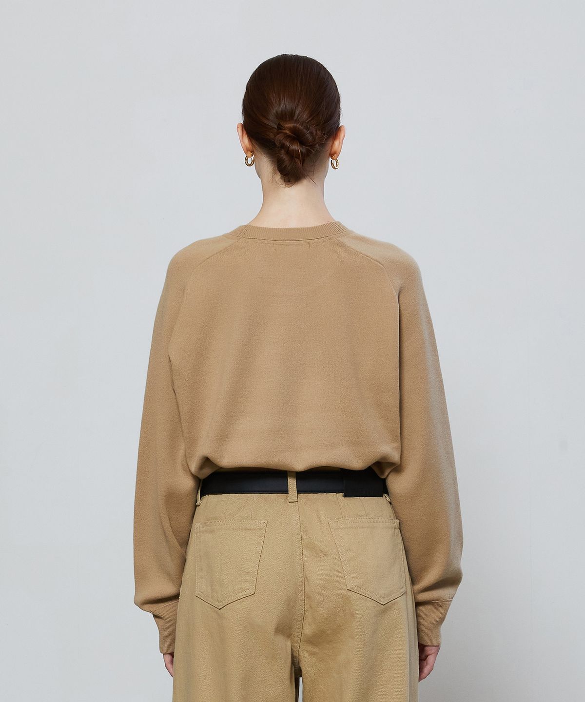 노티아(NOTIA) BASIC REGLAN KNIT SWEATER - BEIGE