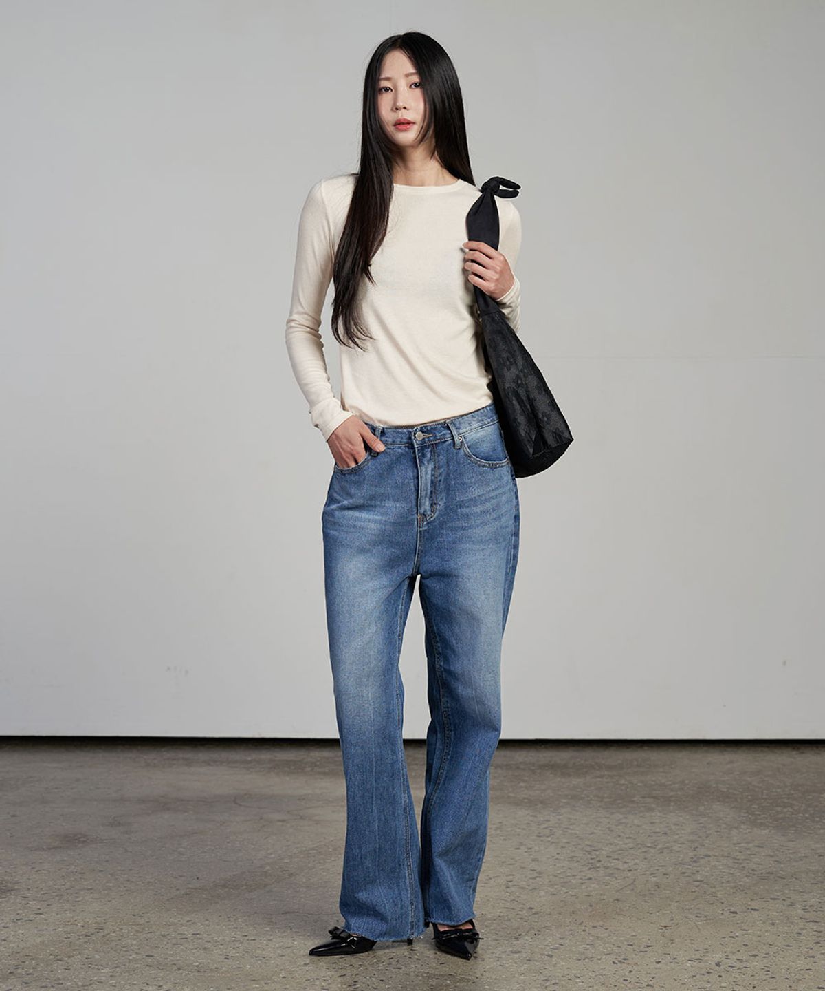 320쇼룸(320SHOWROOM) Essential Long Sleeve T-Shirt Cream