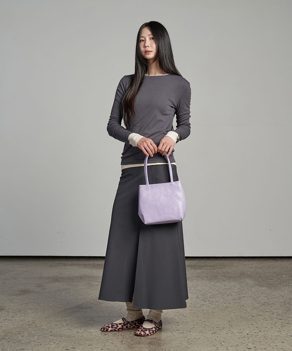320쇼룸(320SHOWROOM) Essential Long Sleeve T-Shirt Charcoal