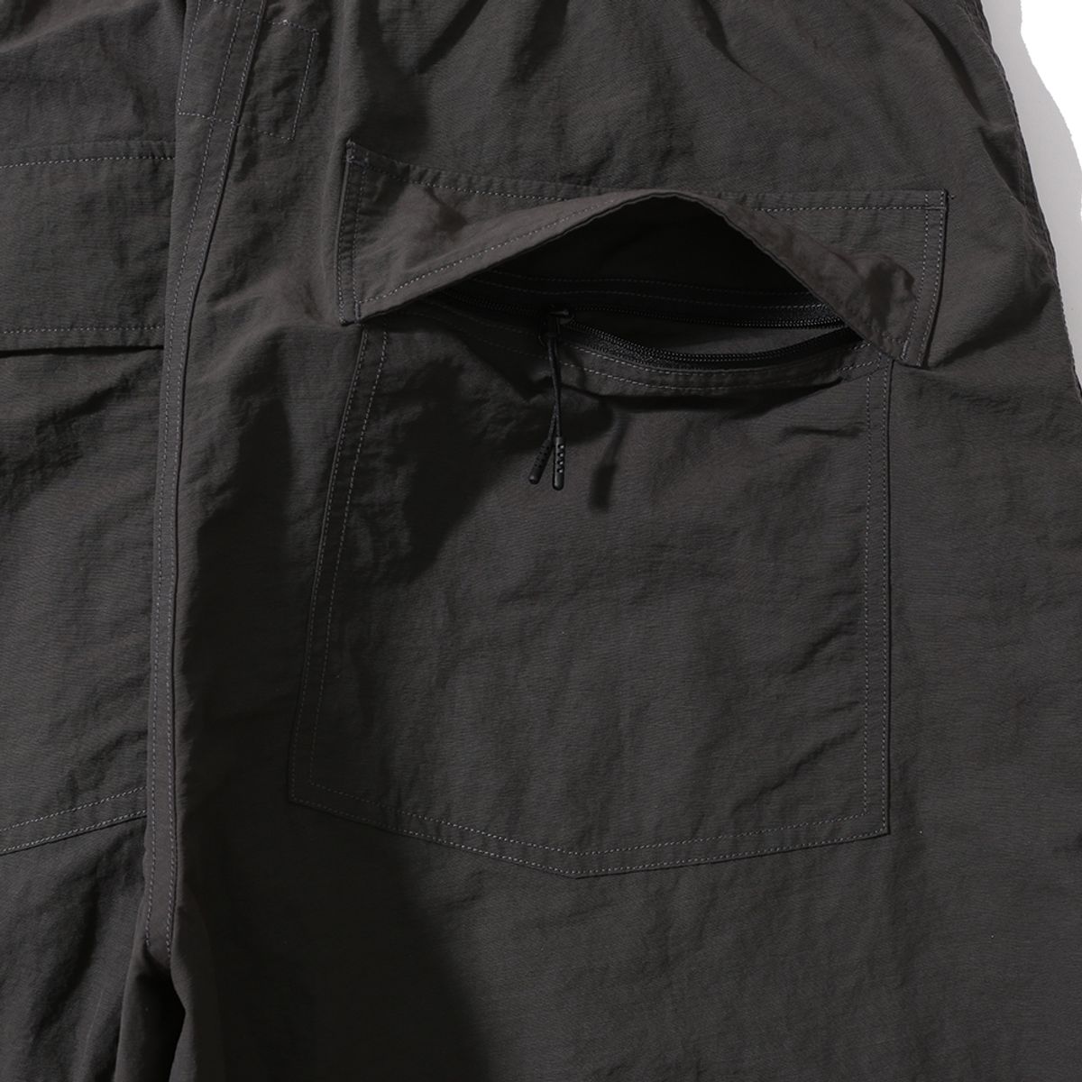 모이프(MOIF) [AW24]OVER FTG PANTS / CHARCOAL