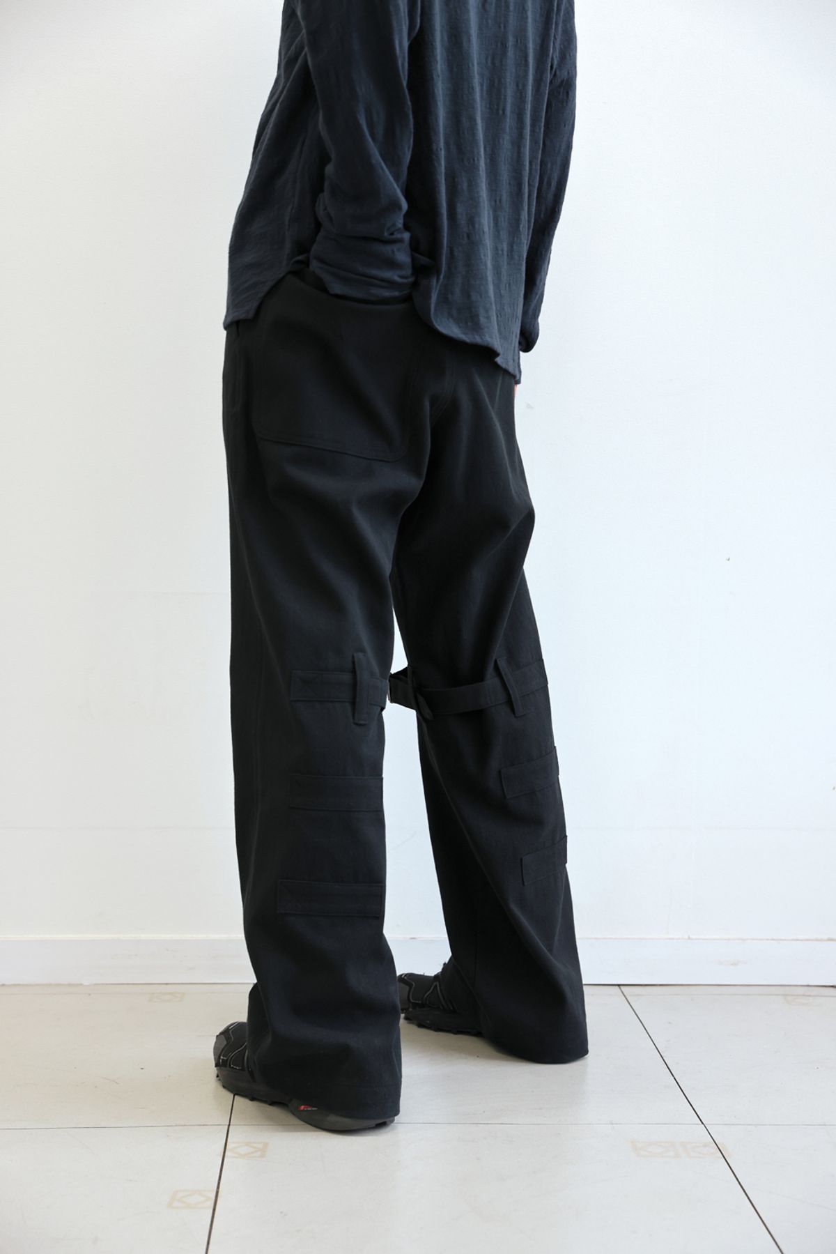 해칭룸(HATCHINGROOM) Bondage Pants Black