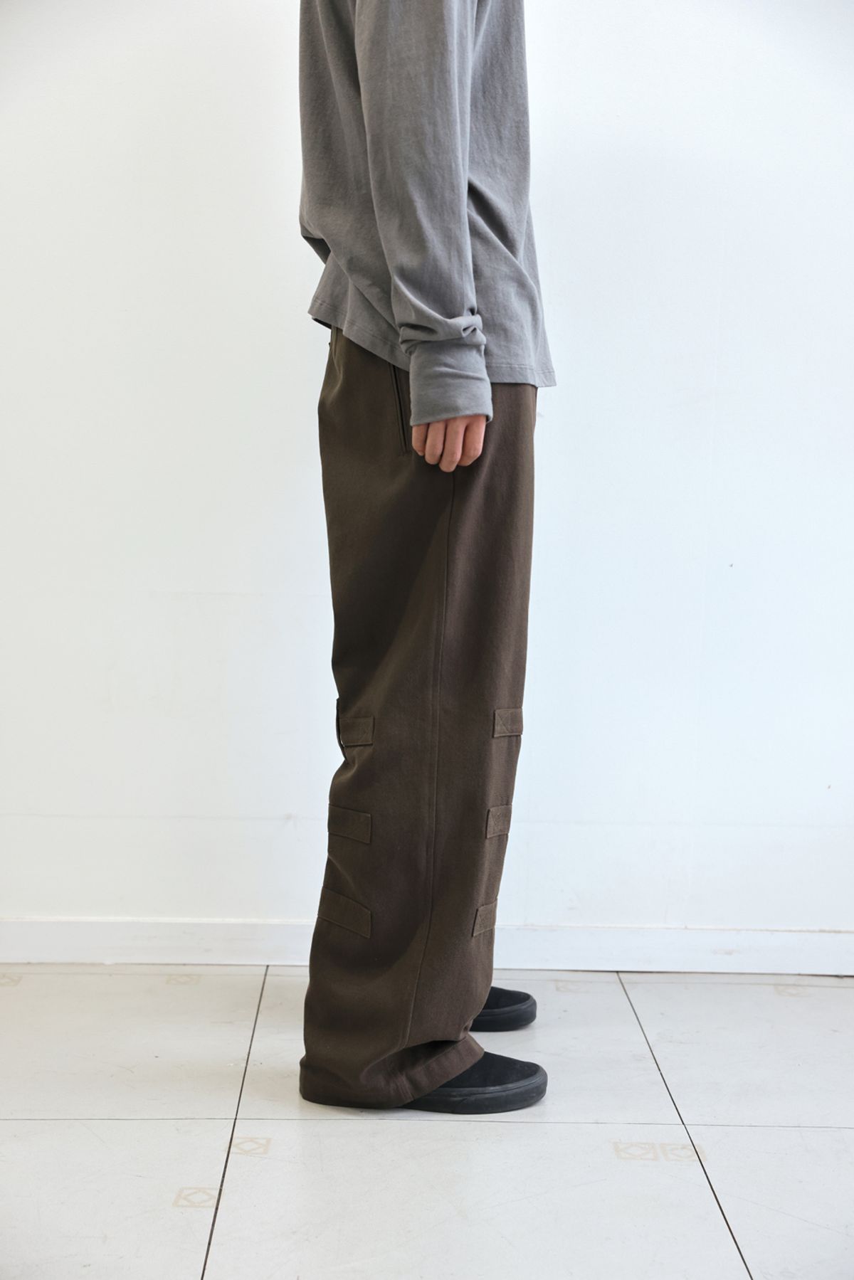 해칭룸(HATCHINGROOM) Bondage Pants Mud Khaki